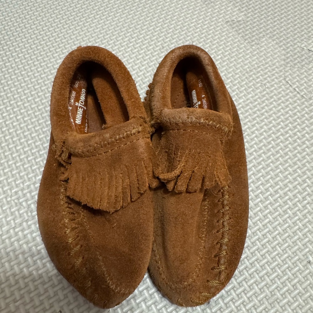Minnetonka Kids Tan Suede Moccasins